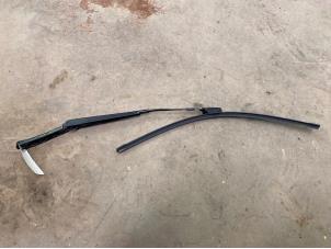 Gebruikte Ruitenwisserarm voor Opel Astra J (PC6/PD6/PE6/PF6) 2.0 CDTI 16V 160 Ecotec Prijs € 10,00 Margeregeling aangeboden door F. van den Mosselaar autodemontage