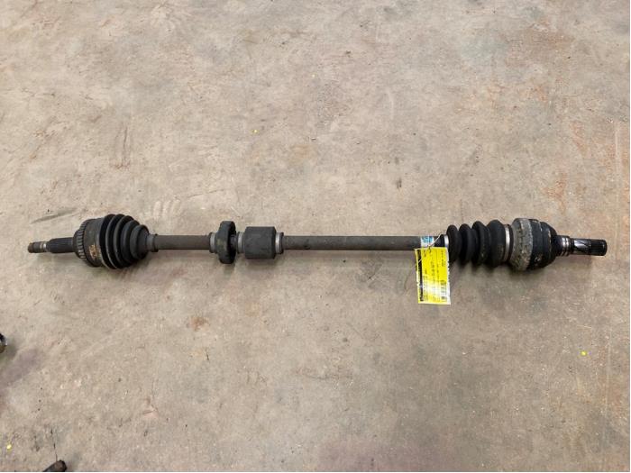 Gebruikte Aandrijfas rechts-voor Chevrolet Lacetti (KLAN) 1.6 16V Prijs € 25,00 Margeregeling aangeboden door F. van den Mosselaar autodemontage