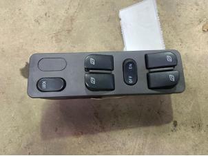Gebruikte Raam schakelaar elektrisch Saab 9-3 I (YS3D) 2.0t 16V Ecopower Prijs € 15,00 Margeregeling aangeboden door F. van den Mosselaar autodemontage