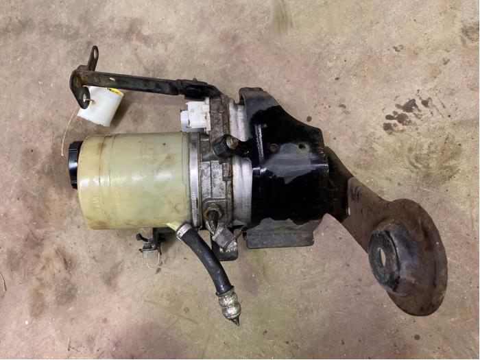 Gebruikte Servopomp Opel Vectra C GTS 1.8 16V Prijs € 75,00 Margeregeling aangeboden door F. van den Mosselaar autodemontage