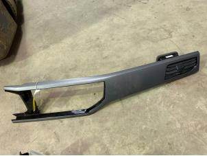 Gebruikte Luchtrooster Dashboard Volkswagen Polo VI (AW1) 1.0 TSI 12V BlueMotion Prijs € 19,50 Margeregeling aangeboden door F. van den Mosselaar autodemontage