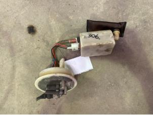 Gebruikte Tank element Pomp Peugeot 306 (7A/C/S) 1.4 XN,XR,XA,XRA Prijs € 25,00 Margeregeling aangeboden door F. van den Mosselaar autodemontage
