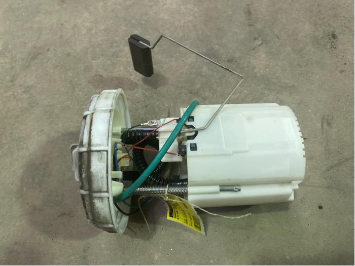 Gebruikte Tank element Pomp Alfa Romeo 147 (937) 1.6 Twin Spark 16V Prijs € 15,00 Margeregeling aangeboden door F. van den Mosselaar autodemontage