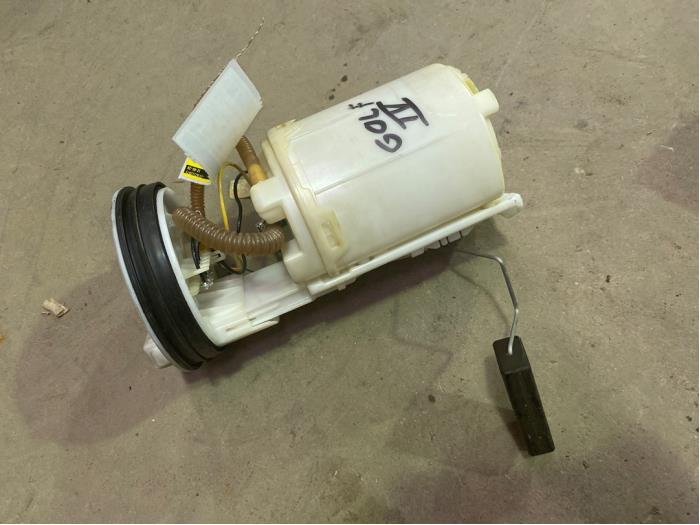 Gebruikte Tank element Pomp Volkswagen Golf IV (1J1) 1.6 Prijs € 35,00 Margeregeling aangeboden door F. van den Mosselaar autodemontage