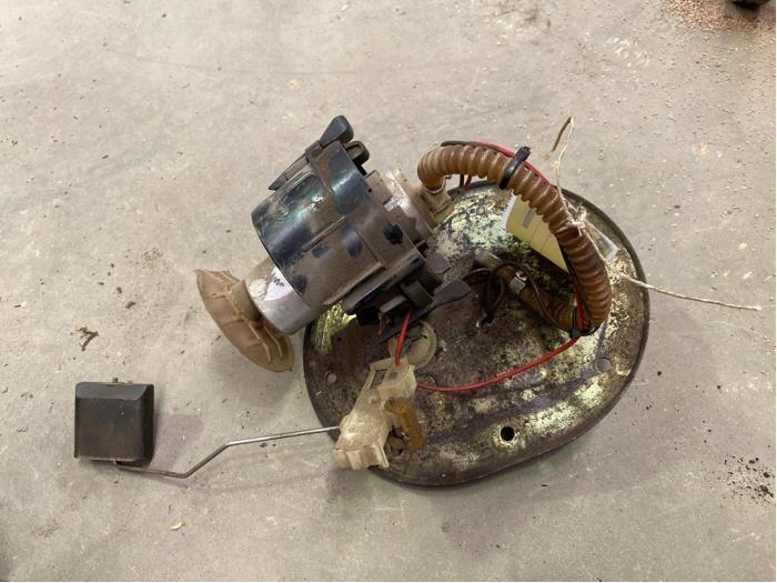 Gebruikte Brandstofpomp Elektrisch BMW 7 serie (E38) 730i/iL V8 32V Prijs € 35,00 Margeregeling aangeboden door F. van den Mosselaar autodemontage