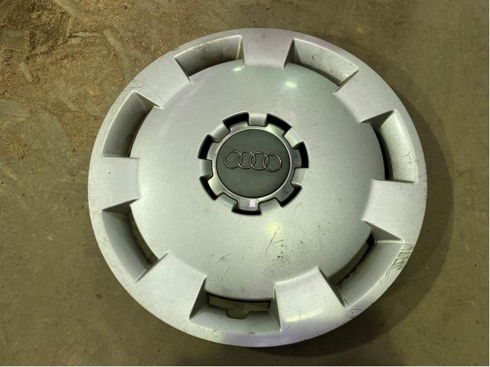 Gebruikte Wieldop set Audi A4 Avant (B5) 1.8 20V Prijs € 20,00 Margeregeling aangeboden door F. van den Mosselaar autodemontage