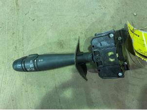 Gebruikte Pinker Schakelaar Renault Megane Scénic (JA) 2.0 RT Prijs € 15,00 Margeregeling aangeboden door F. van den Mosselaar autodemontage