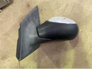 Gebruikte Spiegel Buiten links Citroen C2 (JM) 1.6 16V VTR Prijs € 25,00 Margeregeling aangeboden door F. van den Mosselaar autodemontage