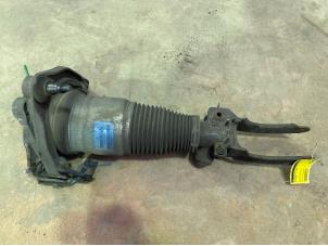 Gebruikte Mac Phersonpoot rechts-voor Volkswagen Touareg (7LA/7L6) 5.0 TDI V10 Prijs € 100,00 Margeregeling aangeboden door F. van den Mosselaar autodemontage