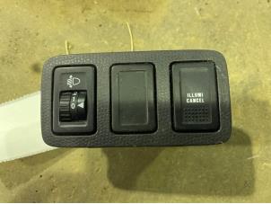 Gebruikte Schakelaar Koplamp Ihv Suzuki Swift (ZA/ZC/ZD1/2/3/9) 1.3 VVT 16V Prijs € 10,00 Margeregeling aangeboden door F. van den Mosselaar autodemontage