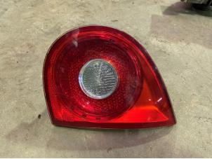 Gebruikte Achterlicht rechts Volkswagen Golf V (1K1) 1.6 FSI 16V Prijs € 15,00 Margeregeling aangeboden door F. van den Mosselaar autodemontage