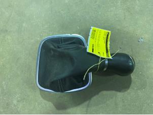 Gebruikte Versnellingspookhoes Volkswagen Polo V (6R) 1.2 TSI 16V Prijs € 10,00 Margeregeling aangeboden door F. van den Mosselaar autodemontage