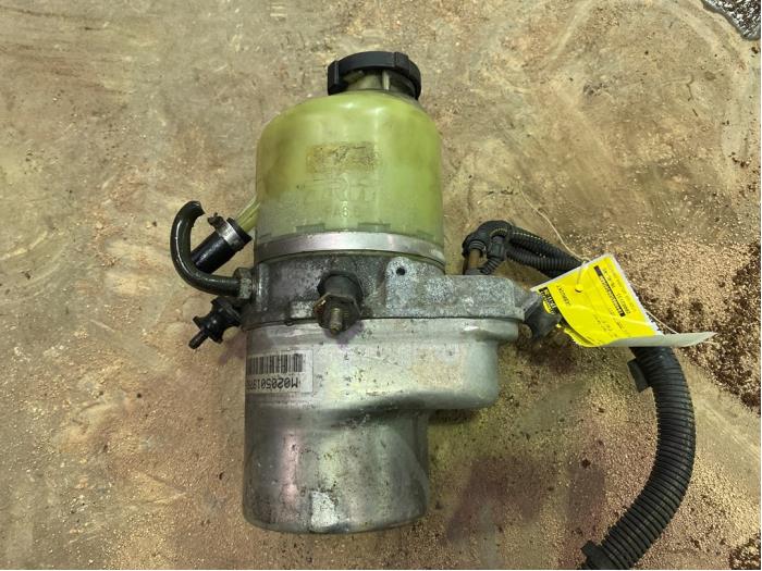 Gebruikte Servopomp Opel Astra H GTC (L08) 1.6 16V Twinport Prijs € 70,00 Margeregeling aangeboden door F. van den Mosselaar autodemontage