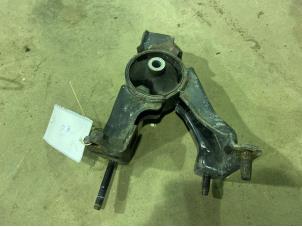 Gebruikte Motorsteun Toyota Avensis (T25/B1D) 1.8 16V VVT-i Prijs € 15,00 Margeregeling aangeboden door F. van den Mosselaar autodemontage