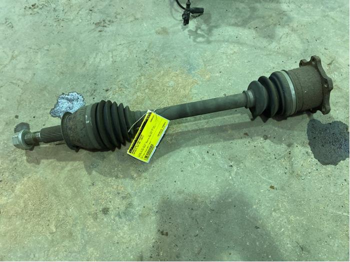 Gebruikte Aandrijfas links-achter Infiniti G37 (V36) 3.7 V6 24V Prijs € 100,00 Margeregeling aangeboden door F. van den Mosselaar autodemontage