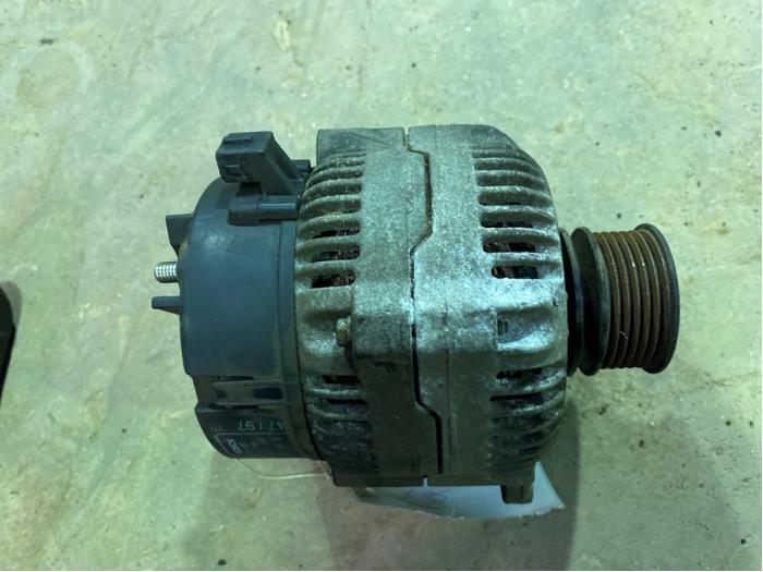 Gebruikte Dynamo Volkswagen Golf IV (1J1) 1.4 16V Prijs € 35,00 Margeregeling aangeboden door F. van den Mosselaar autodemontage