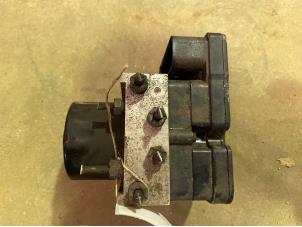 Gebruikte ABS Pomp Renault Twingo II (CN) 1.2 16V Prijs € 20,00 Margeregeling aangeboden door F. van den Mosselaar autodemontage