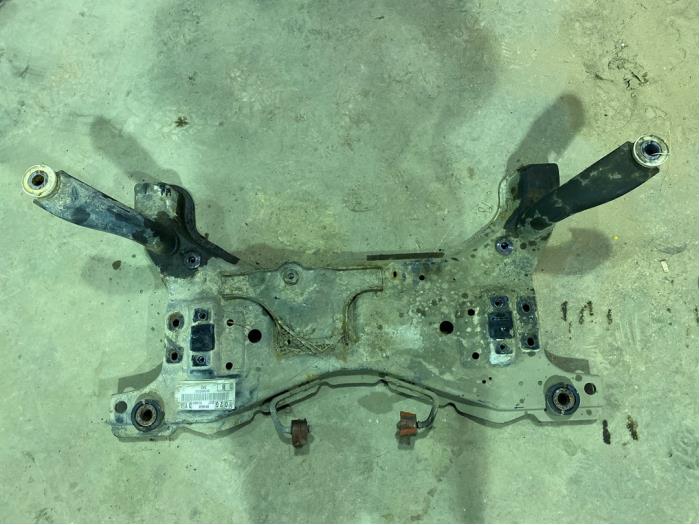 Gebruikte Subframe Ford Focus 2 Wagon 1.4 16V Prijs € 50,00 Margeregeling aangeboden door F. van den Mosselaar autodemontage