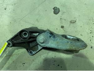 Gebruikte Versnellingsbak Steun Ford Focus 2 Wagon 1.4 16V Prijs € 15,00 Margeregeling aangeboden door F. van den Mosselaar autodemontage