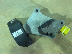 Gebruikte Motorrubber Renault Clio IV (5R) 0.9 Energy TCE 90 12V Prijs € 15,00 Margeregeling aangeboden door F. van den Mosselaar autodemontage