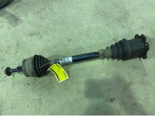 Gebruikte Aandrijfas links-voor Audi A6 Avant (C5) 2.0 20V Prijs € 50,00 Margeregeling aangeboden door F. van den Mosselaar autodemontage