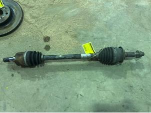 Gebruikte Steekas links-voor Suzuki Swift (ZA/ZC/ZD1/2/3/9) 1.3 VVT 16V Prijs € 35,00 Margeregeling aangeboden door F. van den Mosselaar autodemontage