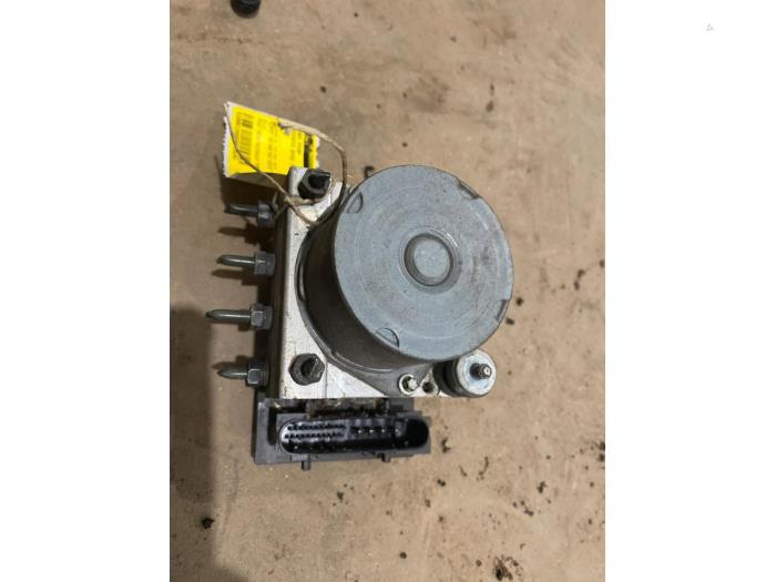 Gebruikte ABS Pomp Toyota Aygo (B10) 1.0 12V VVT-i Prijs € 25,00 Margeregeling aangeboden door F. van den Mosselaar autodemontage