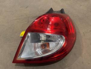 Gebruikte Achterlicht rechts Renault Clio III (BR/CR) 1.5 dCi FAP Prijs € 25,00 Margeregeling aangeboden door F. van den Mosselaar autodemontage