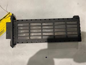Gebruikte Kachel Verwarmingselement Renault Kadjar (RFEH) 1.3 TCE 160 FAP 16V Prijs € 20,00 Margeregeling aangeboden door F. van den Mosselaar autodemontage