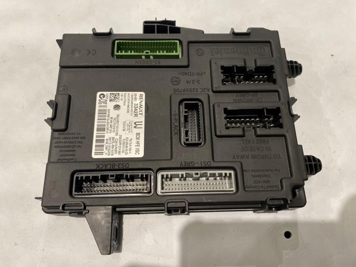 Gebruikte Bodycontrol Module Renault Kadjar (RFEH) 1.3 TCE 160 FAP 16V Prijs € 75,00 Margeregeling aangeboden door F. van den Mosselaar autodemontage