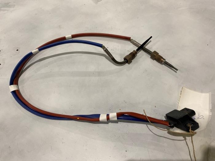 Gebruikte Uitlaat temperatuursensor Renault Kadjar (RFEH) 1.3 TCE 160 FAP 16V Prijs € 35,00 Margeregeling aangeboden door F. van den Mosselaar autodemontage