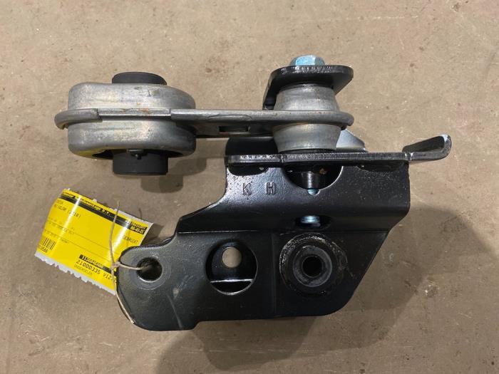 Gebruikte Motorrubber Renault Kadjar (RFEH) 1.3 TCE 160 FAP 16V Prijs € 15,00 Margeregeling aangeboden door F. van den Mosselaar autodemontage