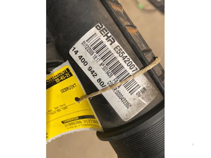 Intercooler van een Citroën Jumpy (G9) 2.0 HDI 120 16V 2010