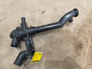 Gebruikte Thermostaathuis Volkswagen Polo IV (9N1/2/3) 1.2 55 Prijs € 20,00 Margeregeling aangeboden door F. van den Mosselaar autodemontage