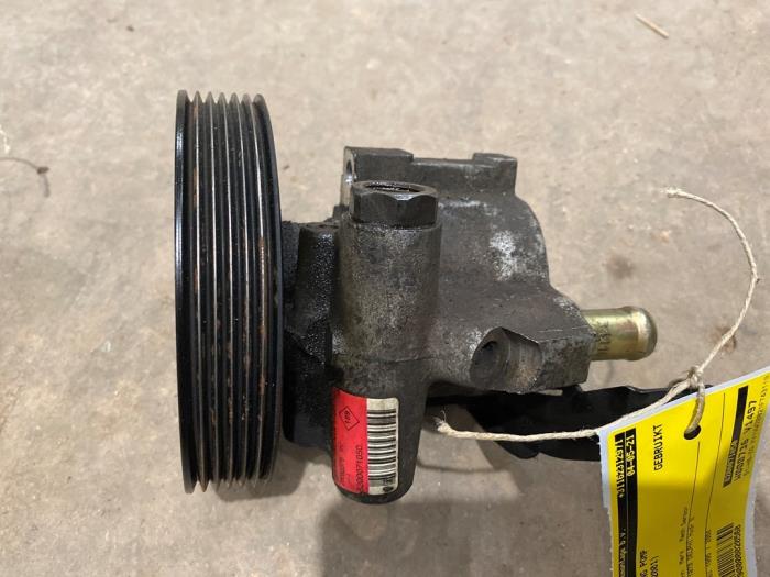 Gebruikte Servopomp Volvo V40 (VW) 1.9 D Prijs € 25,00 Margeregeling aangeboden door F. van den Mosselaar autodemontage