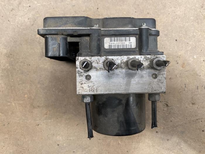 Gebruikte ABS Pomp Skoda Roomster (5J) 1.4 TDI 80 Prijs € 40,00 Margeregeling aangeboden door F. van den Mosselaar autodemontage