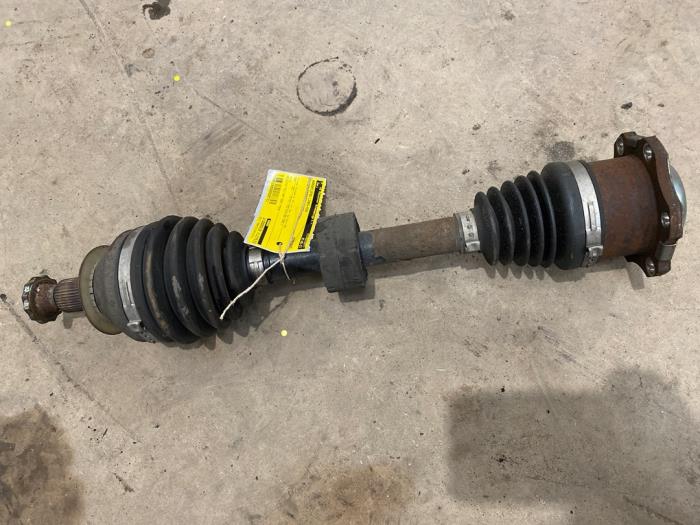 Gebruikte Aandrijfas links-voor Skoda Roomster (5J) 1.4 TDI 80 Prijs € 35,00 Margeregeling aangeboden door F. van den Mosselaar autodemontage