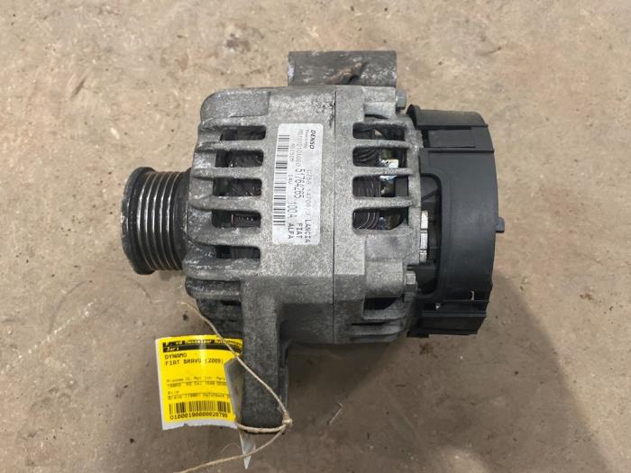 Gebruikte Dynamo Fiat Bravo (198A) 1.6 JTD Multijet 105 Prijs € 50,00 Margeregeling aangeboden door F. van den Mosselaar autodemontage