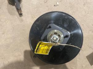 Gebruikte Rembekrachtiger Toyota Yaris II (P9) 1.3 16V VVT-i Prijs € 25,00 Margeregeling aangeboden door F. van den Mosselaar autodemontage