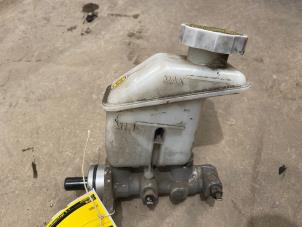Gebruikte Hoofdremcilinder Kia Rio II (DE) 1.4 16V Prijs € 35,00 Margeregeling aangeboden door F. van den Mosselaar autodemontage