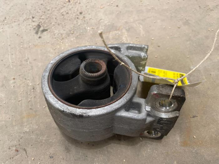 Gebruikte Motorsteun Kia Rio II (DE) 1.4 16V Prijs € 15,00 Margeregeling aangeboden door F. van den Mosselaar autodemontage
