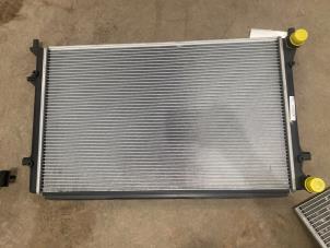 Gebruikte Radiateur Volkswagen Golf VI Variant (AJ5/1KA) 1.6 Prijs € 35,00 Margeregeling aangeboden door F. van den Mosselaar autodemontage