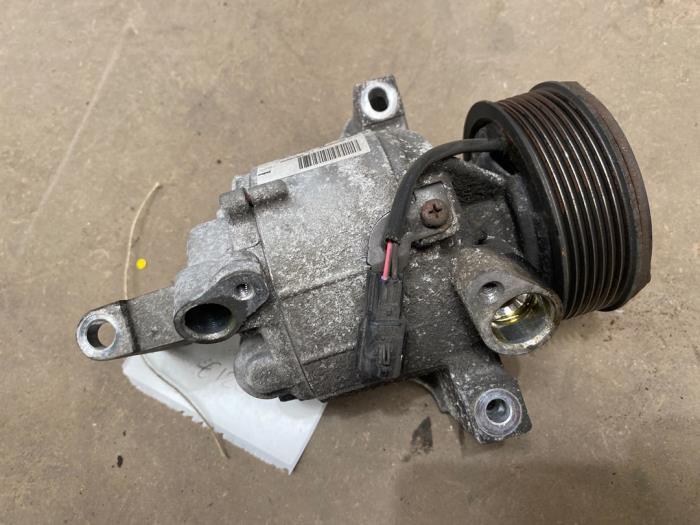 Gebruikte Aircopomp Renault Twingo III (AH) 1.0 SCe 70 12V Prijs € 75,00 Margeregeling aangeboden door F. van den Mosselaar autodemontage