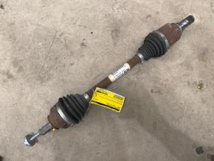 Gebruikte Aandrijfas links-achter Renault Twingo III (AH) 1.0 SCe 70 12V Prijs € 50,00 Margeregeling aangeboden door F. van den Mosselaar autodemontage