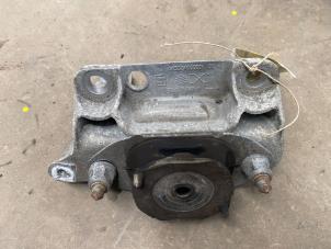 Gebruikte Motorrubber Renault Twingo III (AH) 1.0 SCe 70 12V Prijs € 15,00 Margeregeling aangeboden door F. van den Mosselaar autodemontage