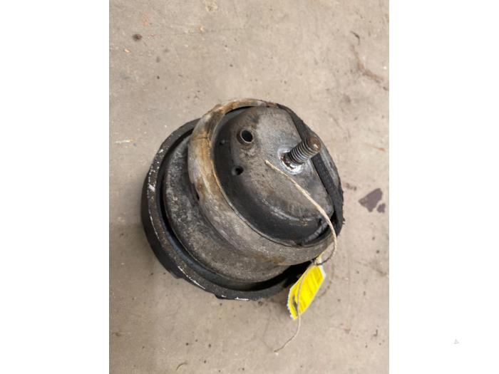 Gebruikte Motorsteun Mercedes Vito (639.6) 2.2 109 CDI 16V Prijs € 10,00 Margeregeling aangeboden door F. van den Mosselaar autodemontage