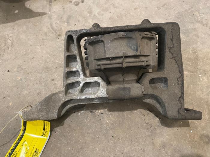 Gebruikte Motorsteun Volvo V50 (MW) 1.6 D 16V Prijs € 25,00 Margeregeling aangeboden door F. van den Mosselaar autodemontage