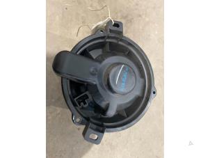 Gebruikte Aanjager Mitsubishi Colt (Z2/Z3) 1.3 16V Prijs € 25,00 Margeregeling aangeboden door F. van den Mosselaar autodemontage