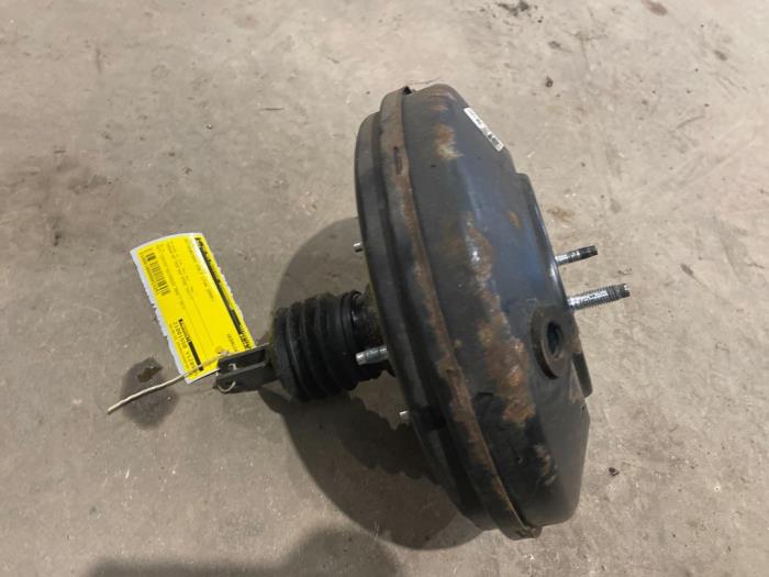 Gebruikte Rembekrachtiger Mitsubishi Colt (Z2/Z3) 1.3 16V Prijs € 25,00 Margeregeling aangeboden door F. van den Mosselaar autodemontage