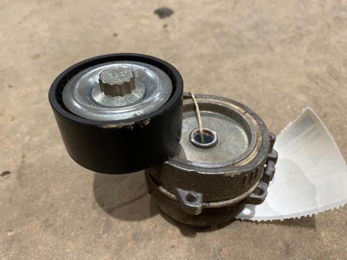 Gebruikte Spanner multiriem Peugeot 2008 (CU) 1.2 12V e-THP PureTech 110 Prijs € 20,00 Margeregeling aangeboden door F. van den Mosselaar autodemontage